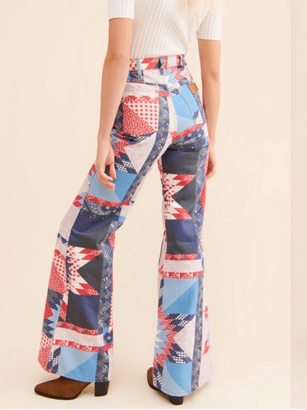 Wrangler Wanderer Patchwork Print Wide-Leg in Blue & Red - Picture 3 of 6